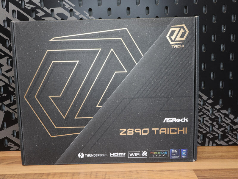 ASRock Z890 Taichi empaque retail