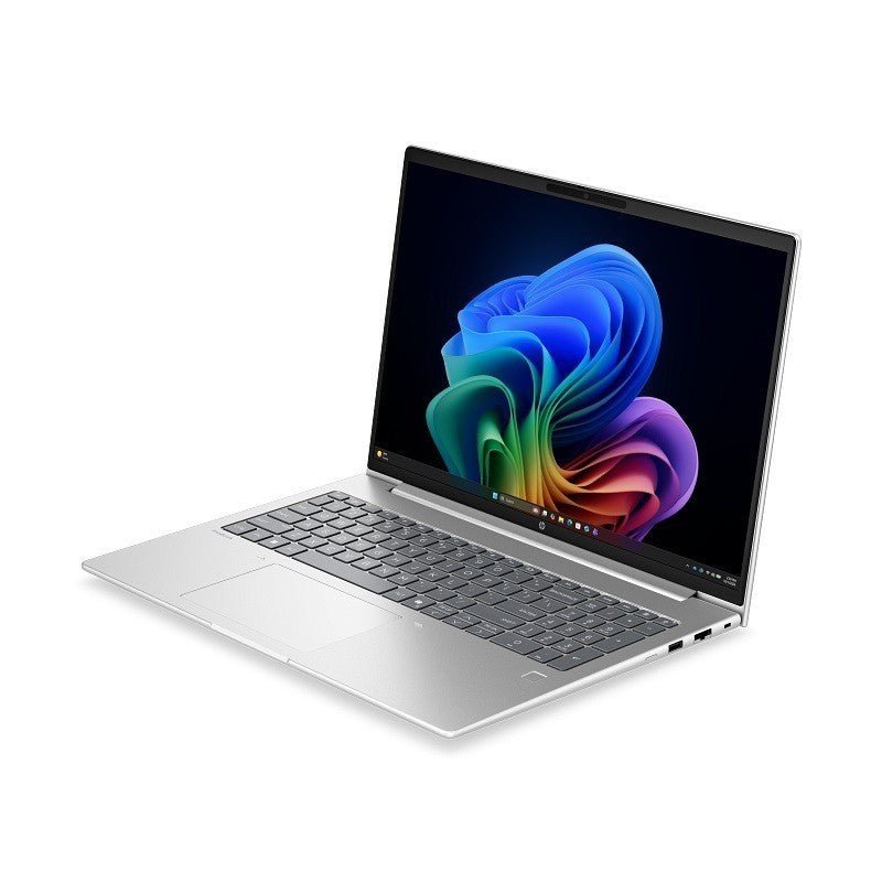Notebook HP EliteBook 6 G2i DJ2X6AT abierta en vista frontal derecha con pantalla WUXGA y chasis plateado