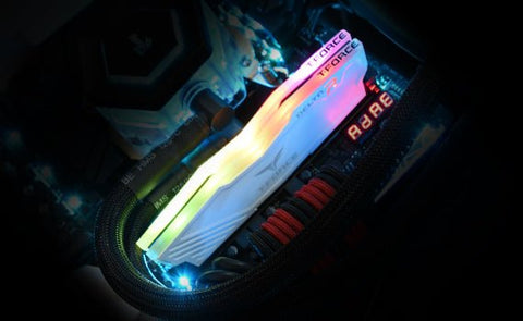 Memoria TEAMGROUP T-FORCE DELTA RGB blanca 16GB (2x8GB) DDR4-3600 CL18, TF4D416G3600HC18JDC01