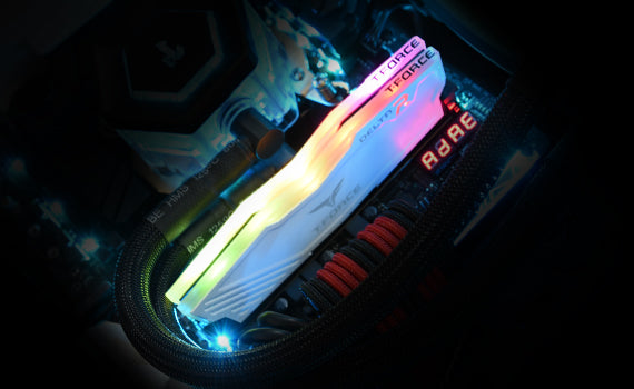 Memoria TEAMGROUP T-FORCE DELTA RGB blanca 16GB (2x8GB) DDR4-3600 CL18, TF4D416G3600HC18JDC01